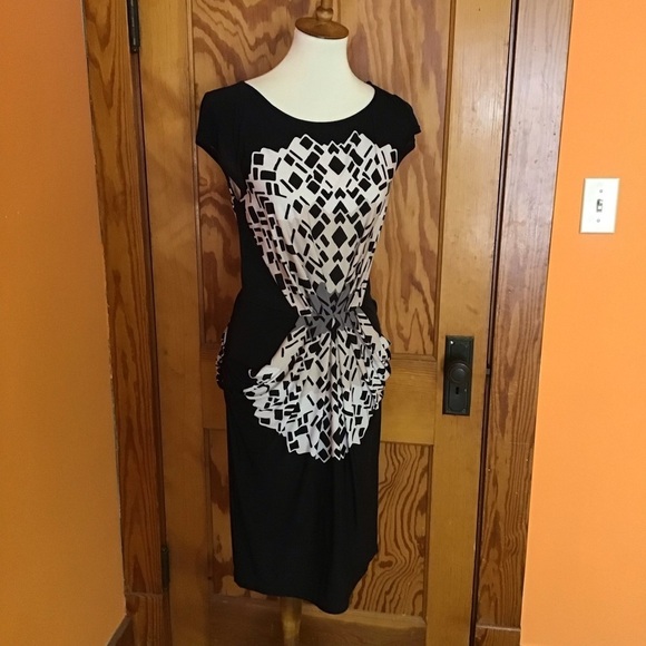 3 for 20 $ bundle BCBGMaxAzria Black and White Geometric Print Dress - Picture 12 of 13